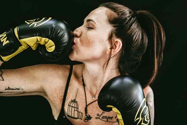 hot boxer kiss