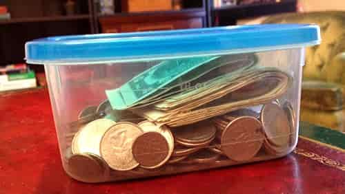 yard sale change container